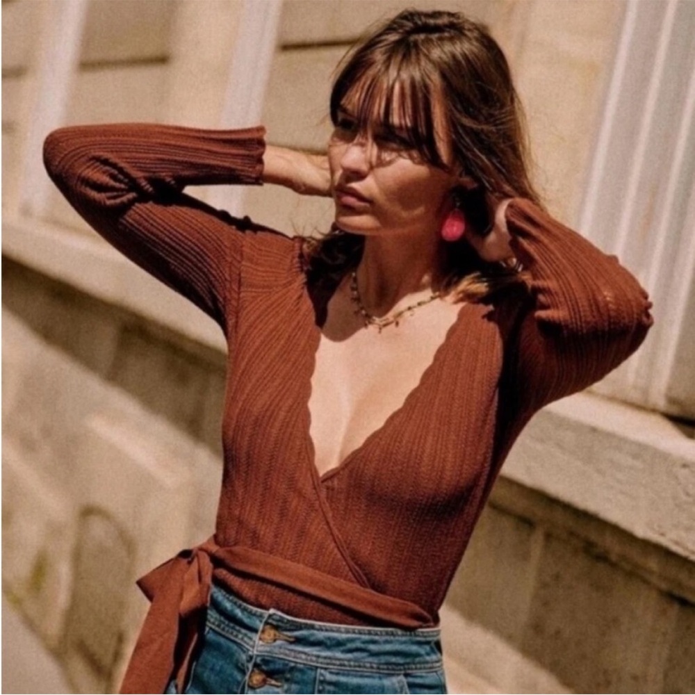 SEZANE Brown Ecovero Lenzing Scallop Stretch
Knit Solweig Wrap Cardigan Sweater